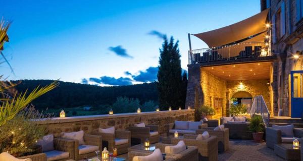 Dpt Ardèche (07), à vendre proche de VALLON PONT D'ARC Murs d'un Hôtel Restaurant