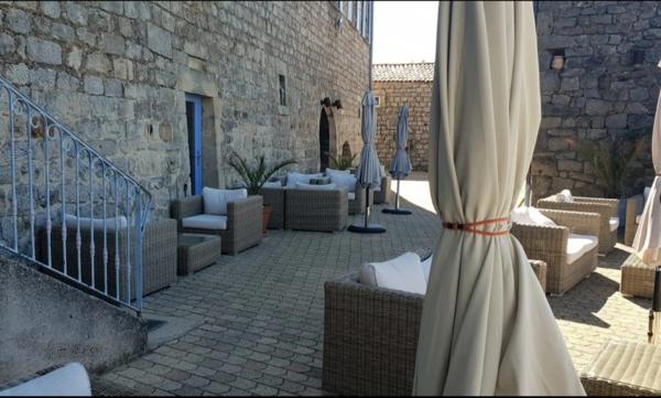 Dpt Ardèche (07), à vendre proche de VALLON PONT D'ARC Murs d'un Hôtel Restaurant