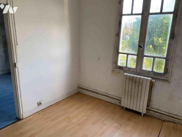 LA SELLE LA FORGE, limite de FLERS: Maison d'habitation à restaurer d'environ 66 m² habitable