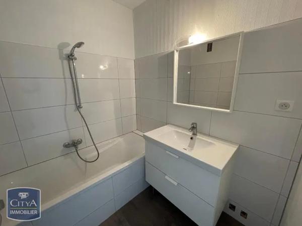Appartement à louer 3 pièces 76m²