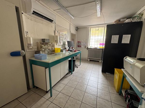 A VENDRE - LOCAL COMMERCIAL DE 315M2 PAMIERS