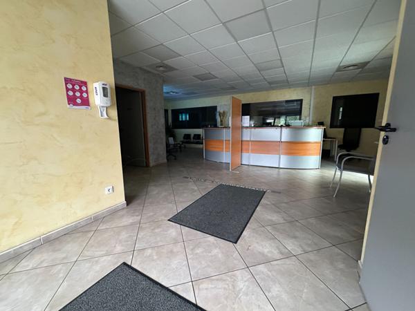 A VENDRE - LOCAL COMMERCIAL DE 315M2 PAMIERS