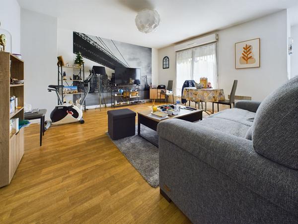 VENTE : appartement de 2 pièces (49 m²) à ELBEUF
