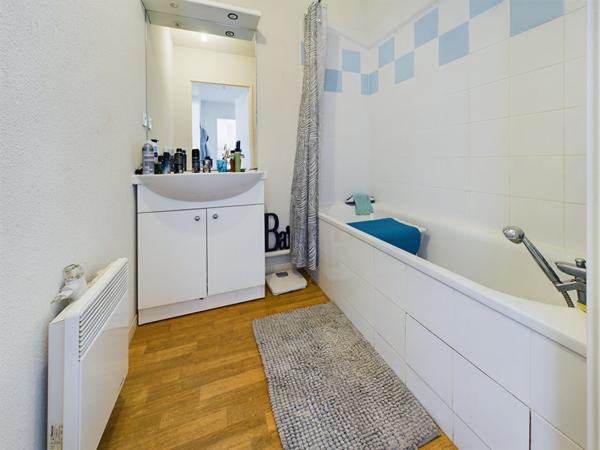VENTE : appartement de 2 pièces (49 m²) à ELBEUF