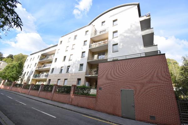 VENTE : appartement de 2 pièces (49 m²) à ELBEUF