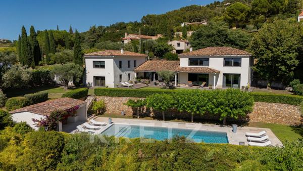 PROPRIETE DE 10 PIECES FACE A LA MER