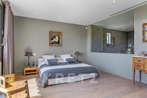 PROPRIETE DE 10 PIECES FACE A LA MER