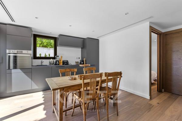 PROPRIETE DE 10 PIECES FACE A LA MER