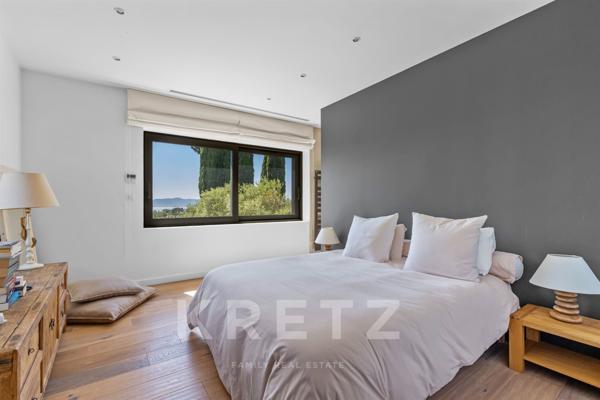 PROPRIETE DE 10 PIECES FACE A LA MER