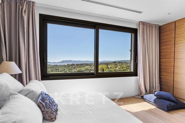 PROPRIETE DE 10 PIECES FACE A LA MER