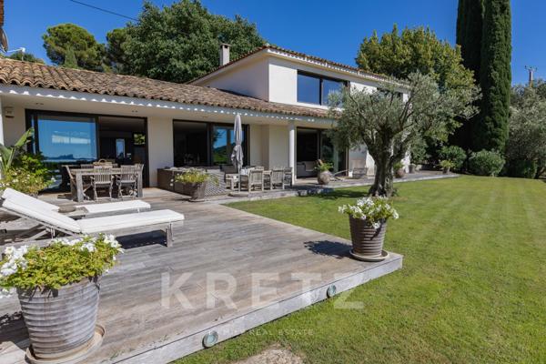 PROPRIETE DE 10 PIECES FACE A LA MER