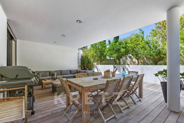 PROPRIETE DE 10 PIECES FACE A LA MER