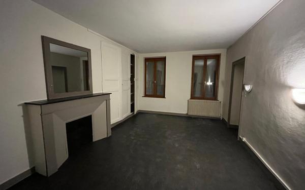 Maison à louer    6 pièces •  Saint-Cyr-sur-Morin