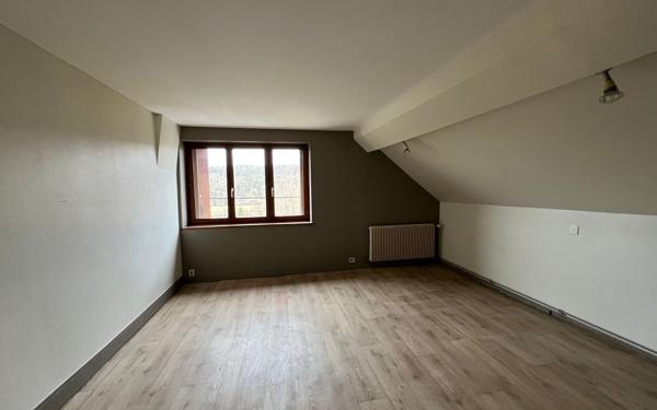 Maison à louer    6 pièces •  Saint-Cyr-sur-Morin