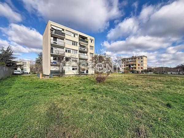 Appartement 3 Pièces Traversant avec Cave Balcon Parking - 69500 BRON