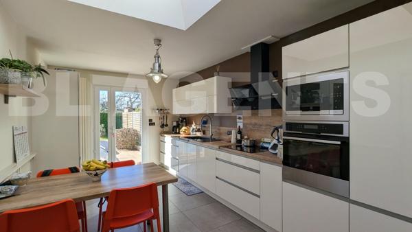 QUARTIER SAINT-GEORGES - 3 CHAMBRES – PISCINE CREUSEE – GARAGE