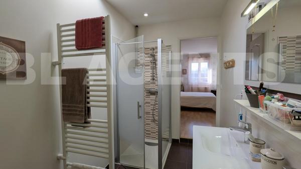 QUARTIER SAINT-GEORGES - 3 CHAMBRES – PISCINE CREUSEE – GARAGE