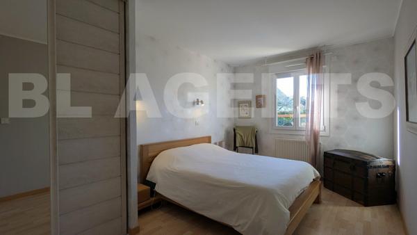 QUARTIER SAINT-GEORGES - 3 CHAMBRES – PISCINE CREUSEE – GARAGE