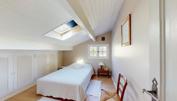 Maison Ustaritz 6 pièces 152 m2, sous sol complet, piscine et spa / Co exclusivité