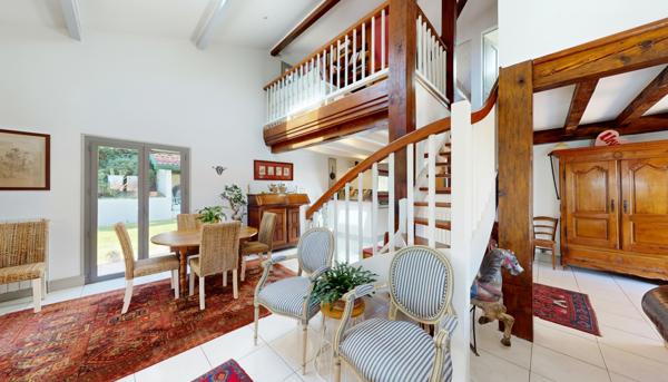 Maison Ustaritz 6 pièces 152 m2, sous sol complet, piscine et spa / Co exclusivité