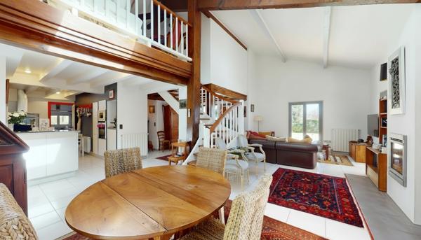 Maison Ustaritz 6 pièces 152 m2, sous sol complet, piscine et spa / Co exclusivité