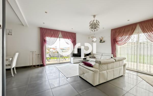 Maison à vendre    5 pièces •  Chazelles-sur-Lyon