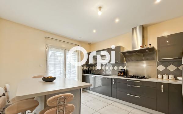 Maison à vendre    5 pièces •  Chazelles-sur-Lyon