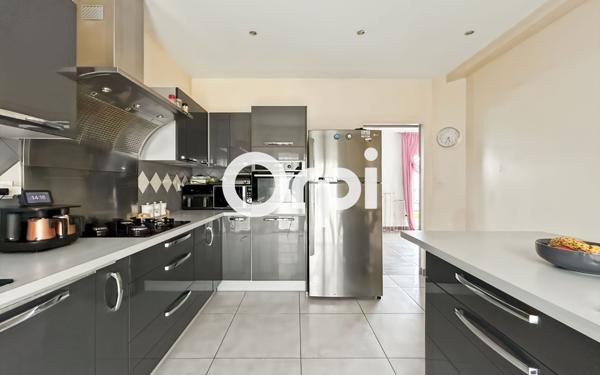 Maison à vendre    5 pièces •  Chazelles-sur-Lyon