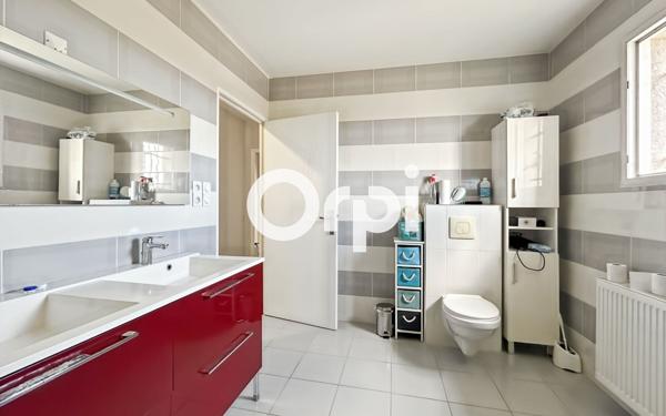 Maison à vendre    5 pièces •  Chazelles-sur-Lyon