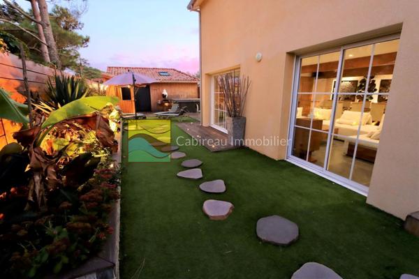 Maison 6 pièce(s) 5 chambre(s) 220 m²