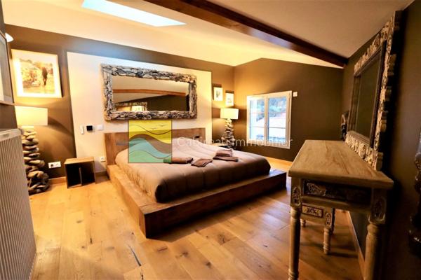 Maison 6 pièce(s) 5 chambre(s) 220 m²