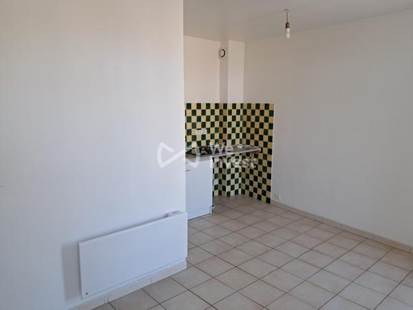 IMMEUBLE DE RAPPORT 5 LOTS LOUÉS — CENTRE HISTORIQUE DES VANS (07140)