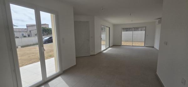 Maison RE 2020 de plain-pied avec garage