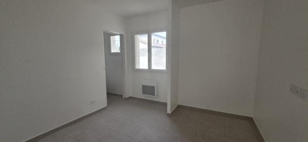 Maison RE 2020 de plain-pied avec garage