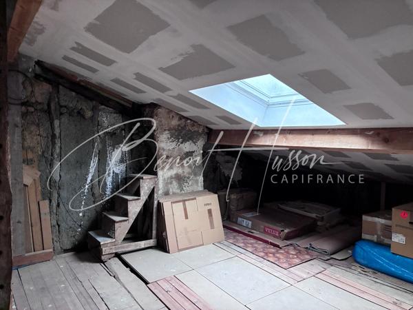 Maison de ville de 130m² avec cour, garage et dépendance