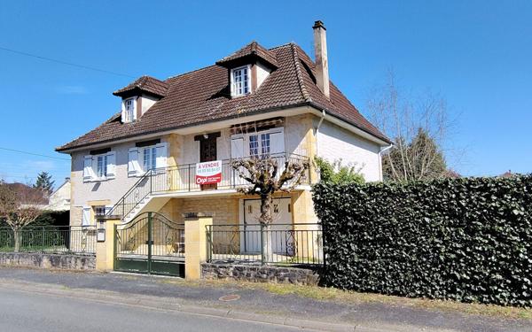 Maison à vendre    6 pièces •  Terrasson-Lavilledieu