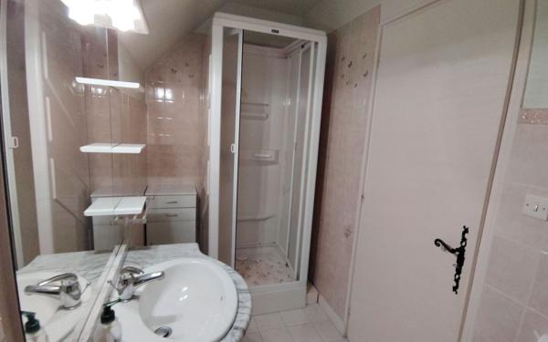 Maison à vendre    6 pièces •  Terrasson-Lavilledieu