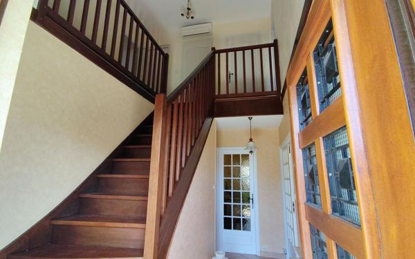 Maison à vendre    6 pièces •  Terrasson-Lavilledieu