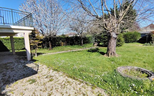 Maison à vendre    6 pièces •  Terrasson-Lavilledieu