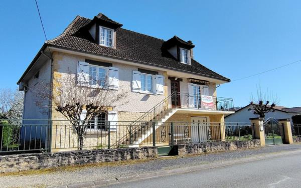 Maison à vendre    6 pièces •  Terrasson-Lavilledieu