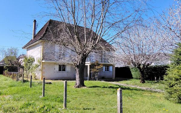 Maison à vendre    6 pièces •  Terrasson-Lavilledieu