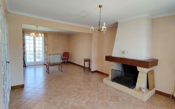 Maison à vendre    6 pièces •  Terrasson-Lavilledieu