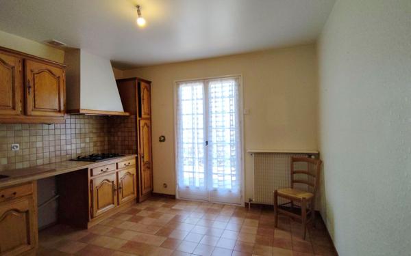 Maison à vendre    6 pièces •  Terrasson-Lavilledieu