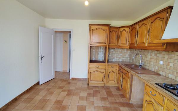 Maison à vendre    6 pièces •  Terrasson-Lavilledieu