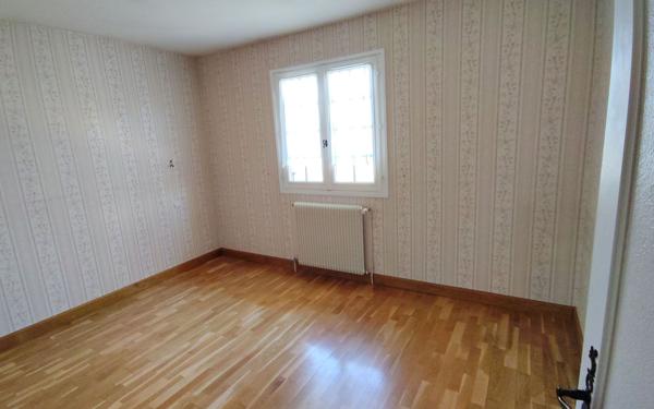 Maison à vendre    6 pièces •  Terrasson-Lavilledieu