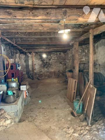 A VENDRE - A CONCOTS (LOT - 46260) - Corps de ferme à rénover à deux pas du centre du village, ...