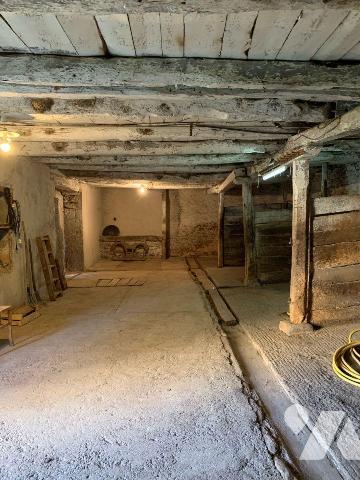 A VENDRE - A CONCOTS (LOT - 46260) - Corps de ferme à rénover à deux pas du centre du village, ...