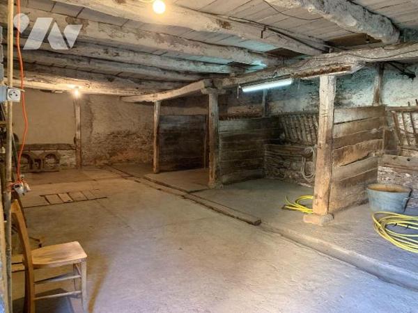A VENDRE - A CONCOTS (LOT - 46260) - Corps de ferme à rénover à deux pas du centre du village, ...