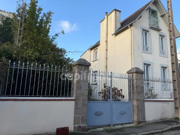 Brest Rive droite - Maison de caractère - 6 pièces avec jardin 700 m² et grand garage