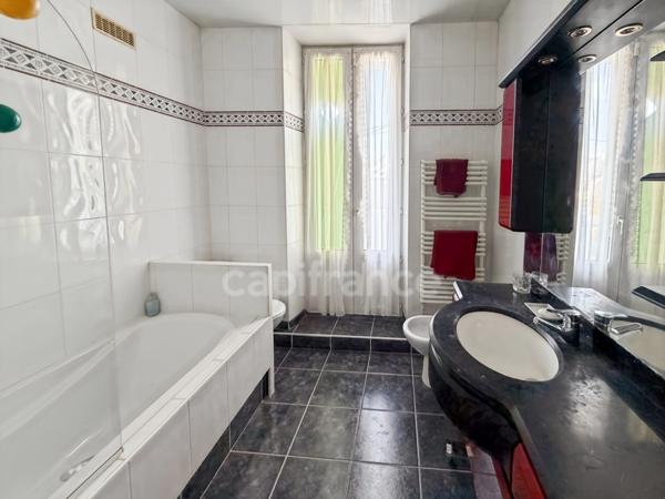 Brest Rive droite - Maison de caractère - 6 pièces avec jardin 700 m² et grand garage